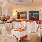 Hotel Varese 3*