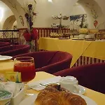Varese فندق