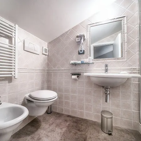 Hotel Varese Rome