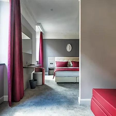 Varese Hotel