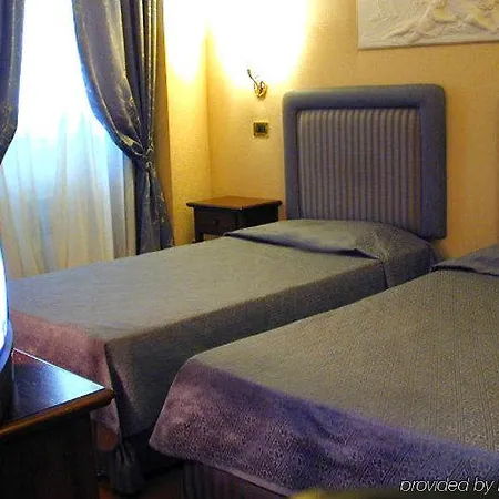 فندق Varese